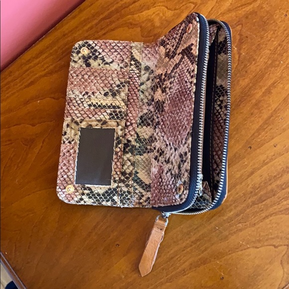 Kenneth Cole wallet - Picture 2 of 9